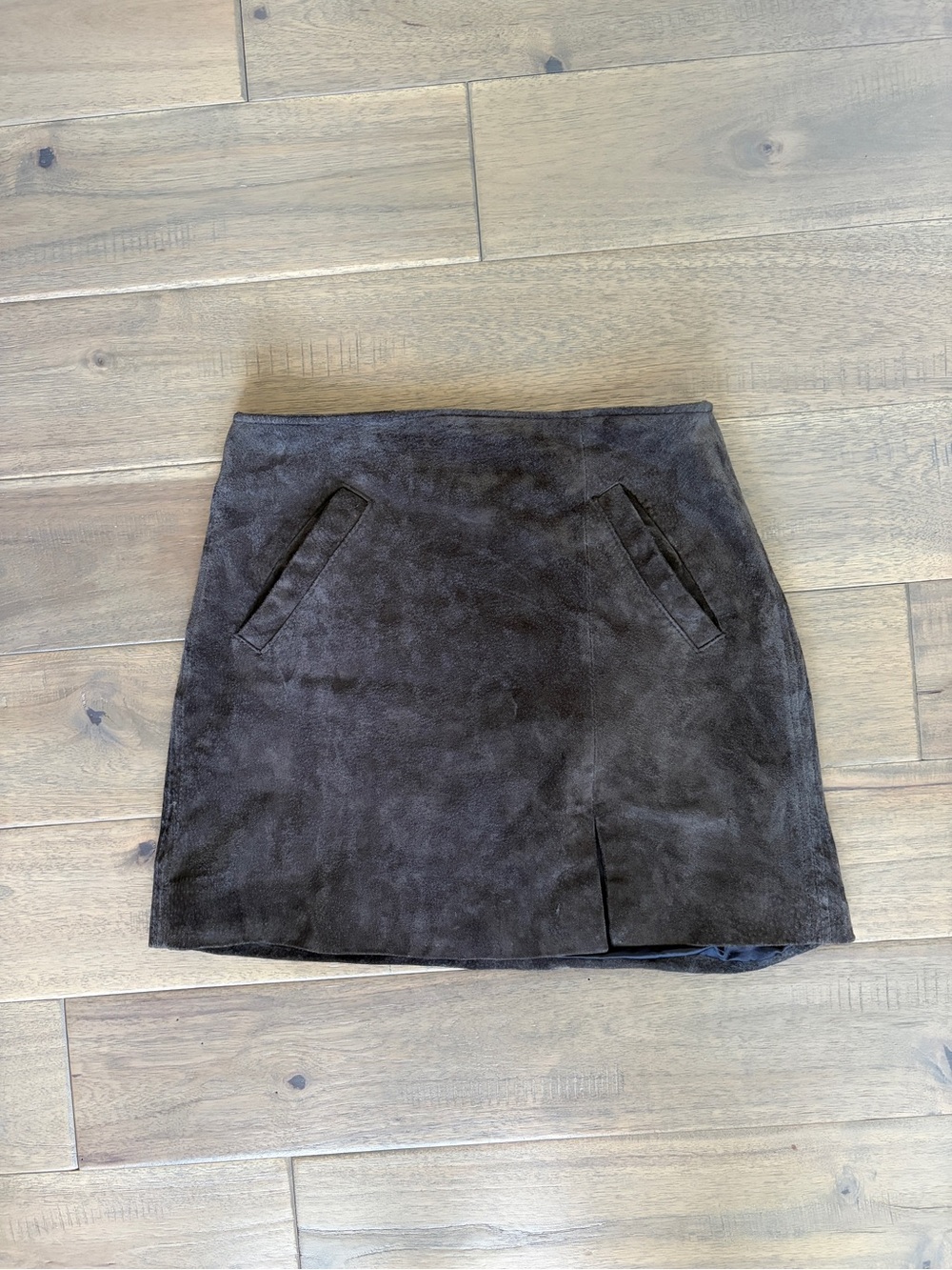 BLANKNYC Y2K real suede leather mini skirt in a dark charcoal grey Small